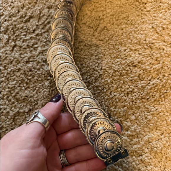 VINTAGE metal medallion belt - Picture 2 of 4